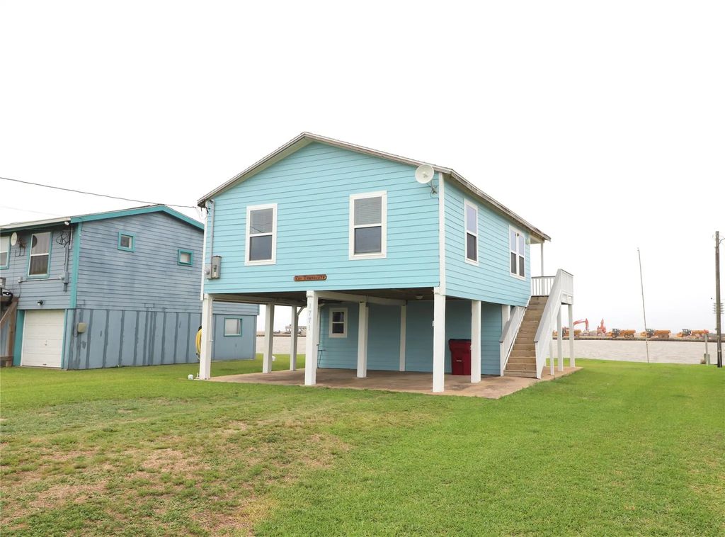 1771 Private Road 675, Sargent