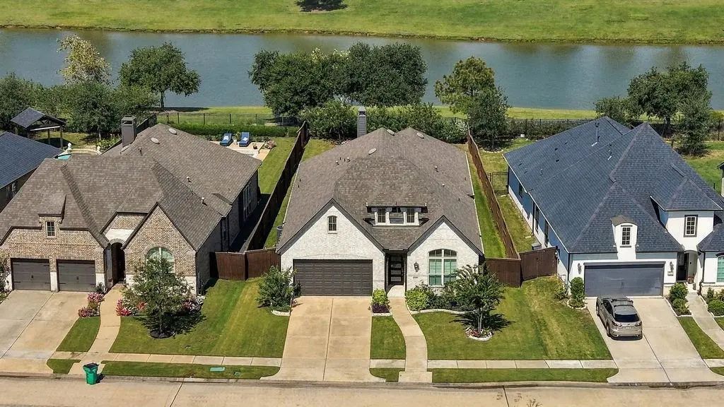 4103 Shackleton Court, Iowa Colony