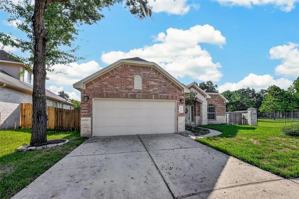 174 Maple Grove Drive, Conroe