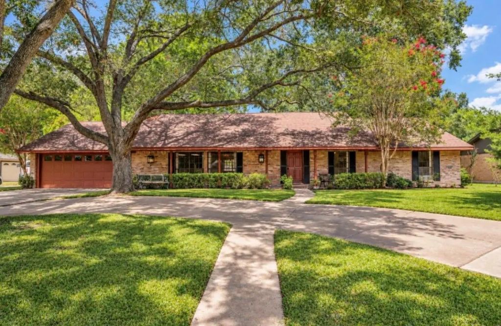 3403 Nottingham Street, Pearland