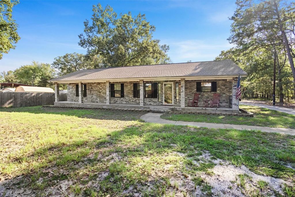 2082 Fm 356, Trinity