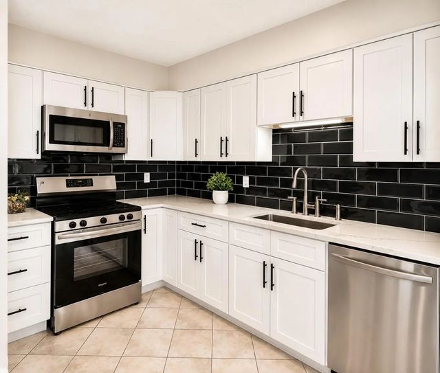 6106 W Airport Boulevard 18, Houston