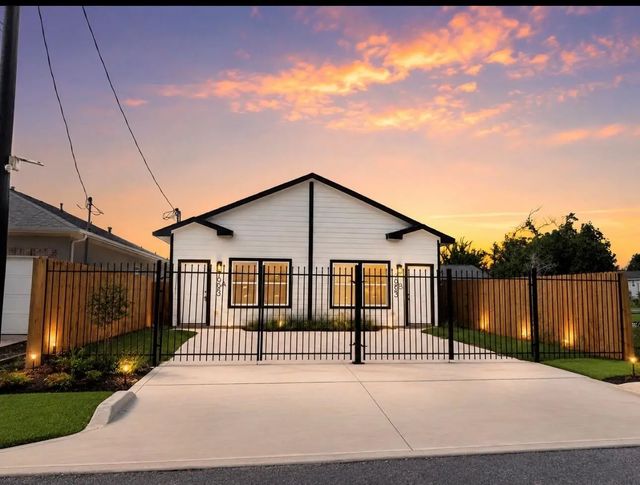7993 Attwater Street, Houston