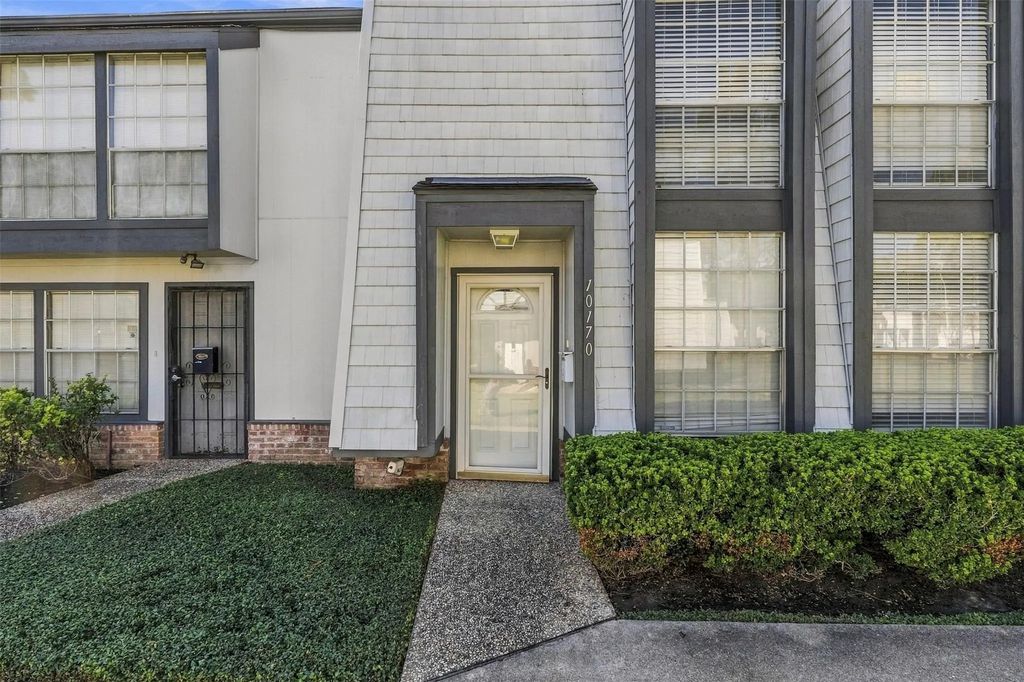 10170 Beekman Place Drive, Houston