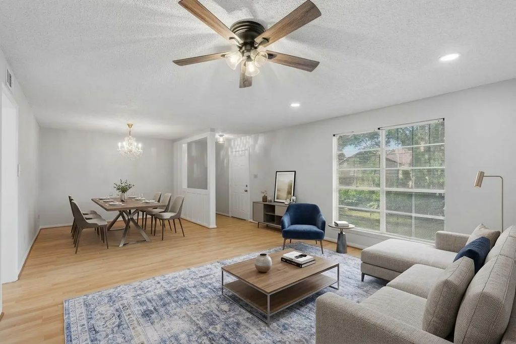 2338 Shadowdale Drive 301, Houston