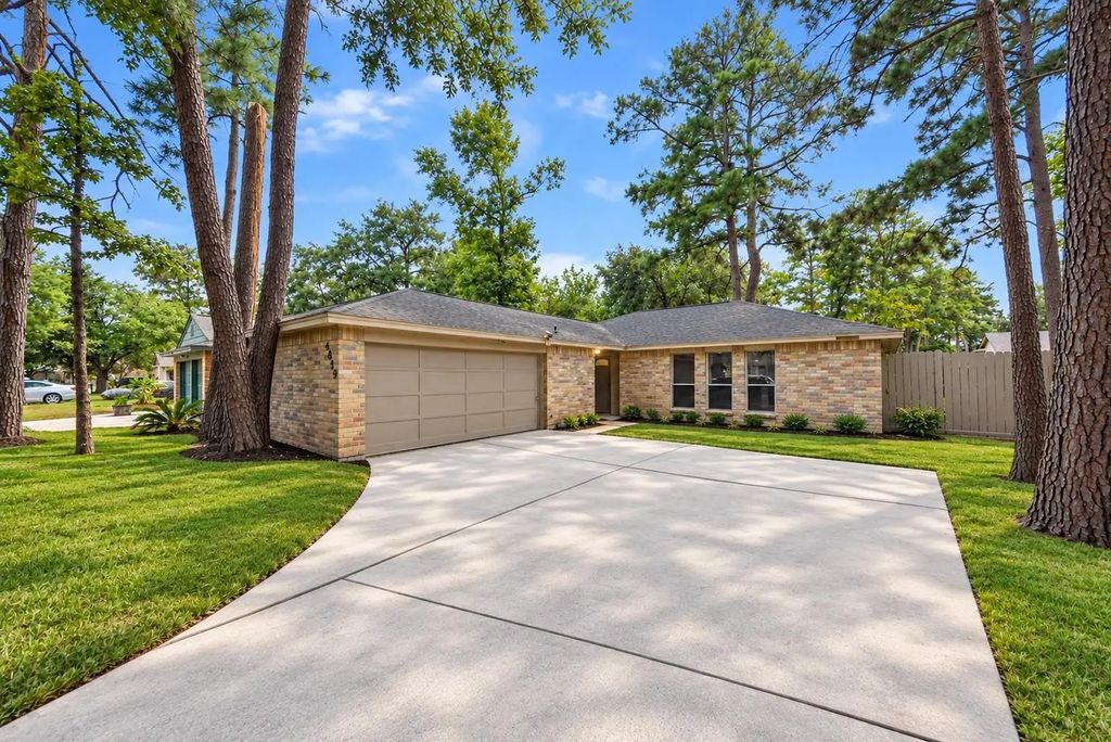 4619 Whispering Rock Lane, Spring