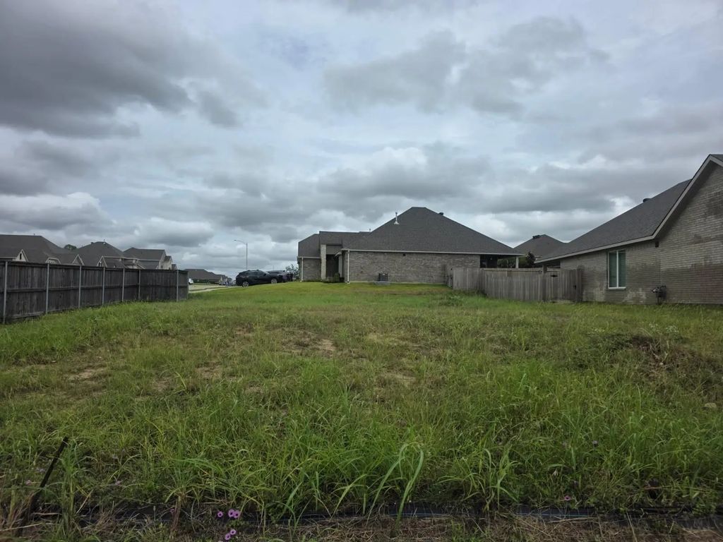 2065 Winepress Road, Brenham