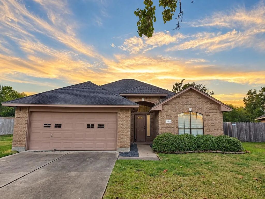 234 Mango Street, Lake Jackson