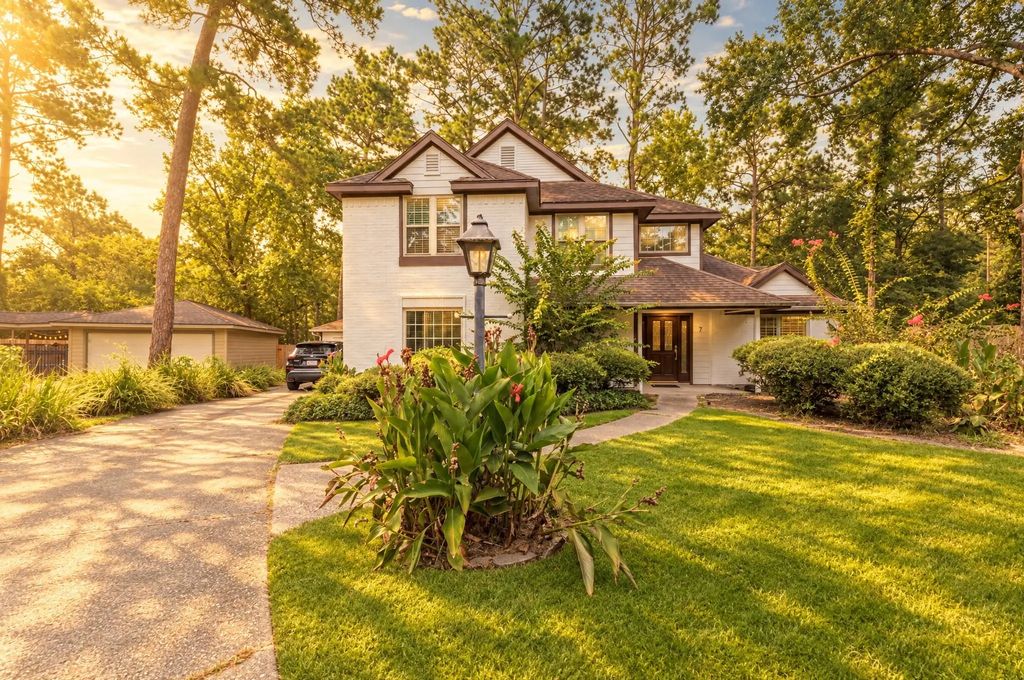2 Summer Morning Court, The Woodlands