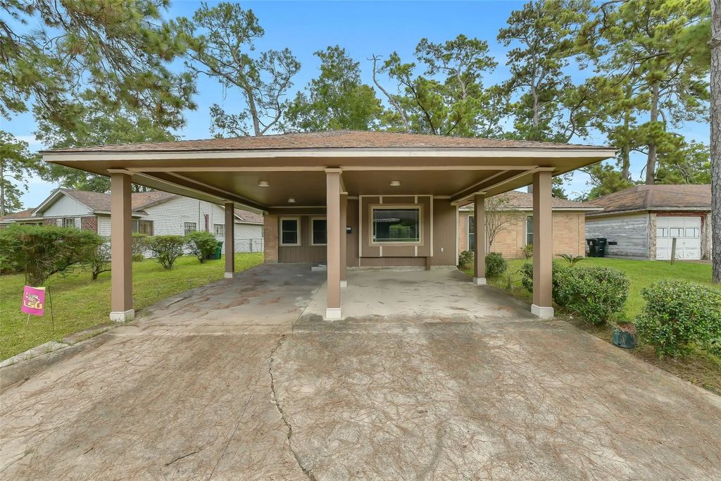 11226 Blades Street, Houston