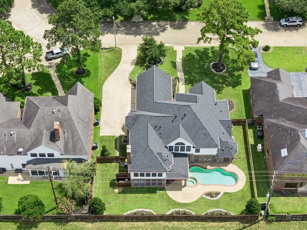 1686 Kelliwood Oaks Drive, Katy