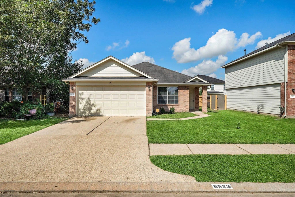6523 Wellington Meadows Drive, Katy