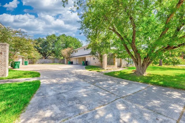 10810 Sugar Hill Drive, Houston