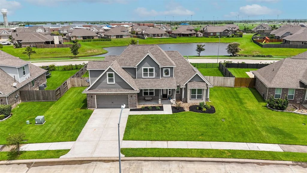 14407 Meadowlands Drive, Mont Belvieu