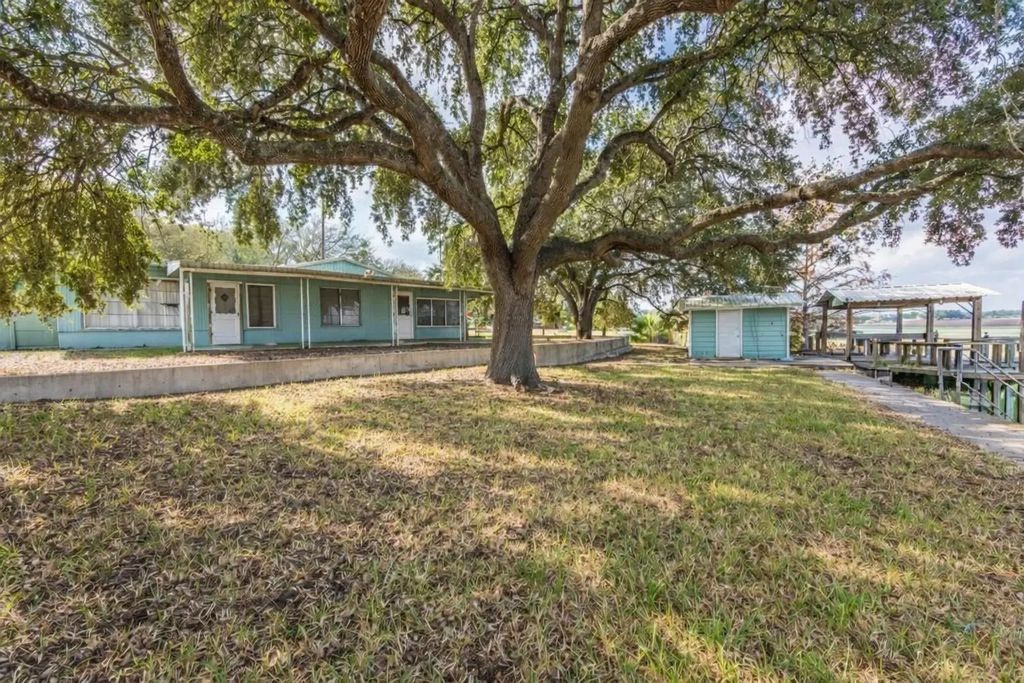 195 Carmel Drive, Sandia