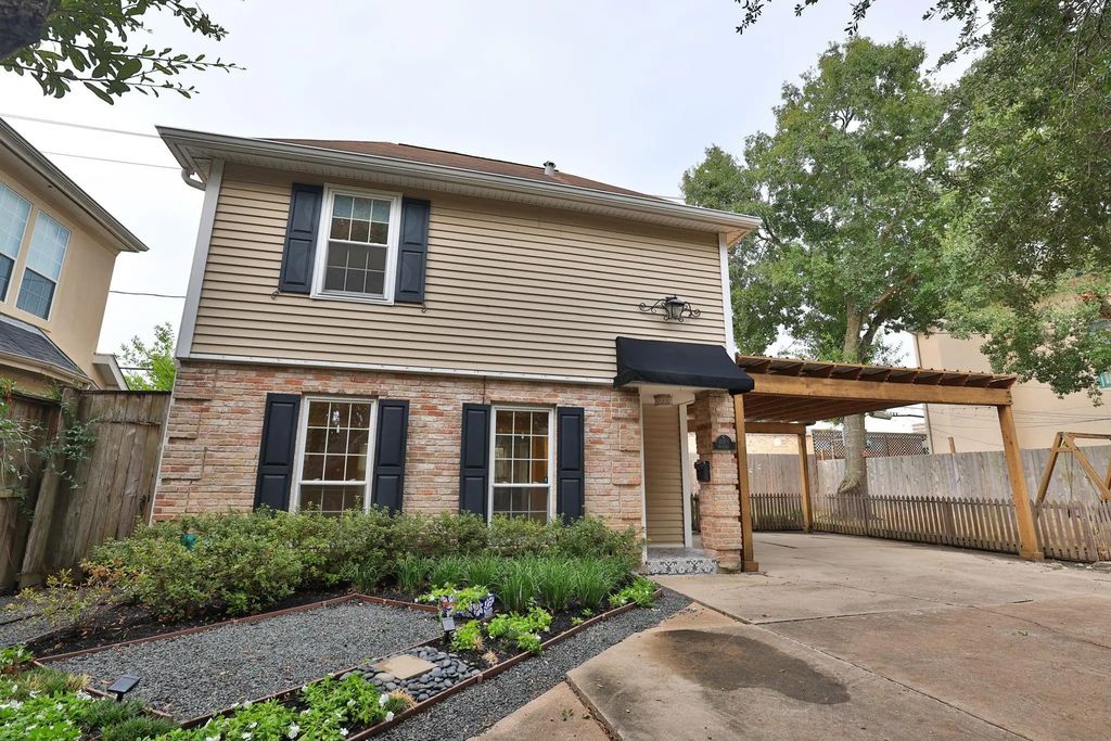 2209 Nantucket Drive C, Houston