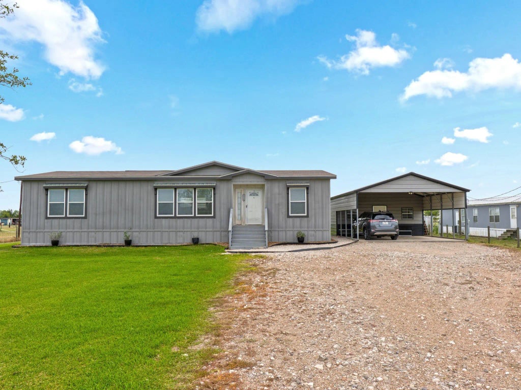 8786 & 8770 County Road 273, East Bernard