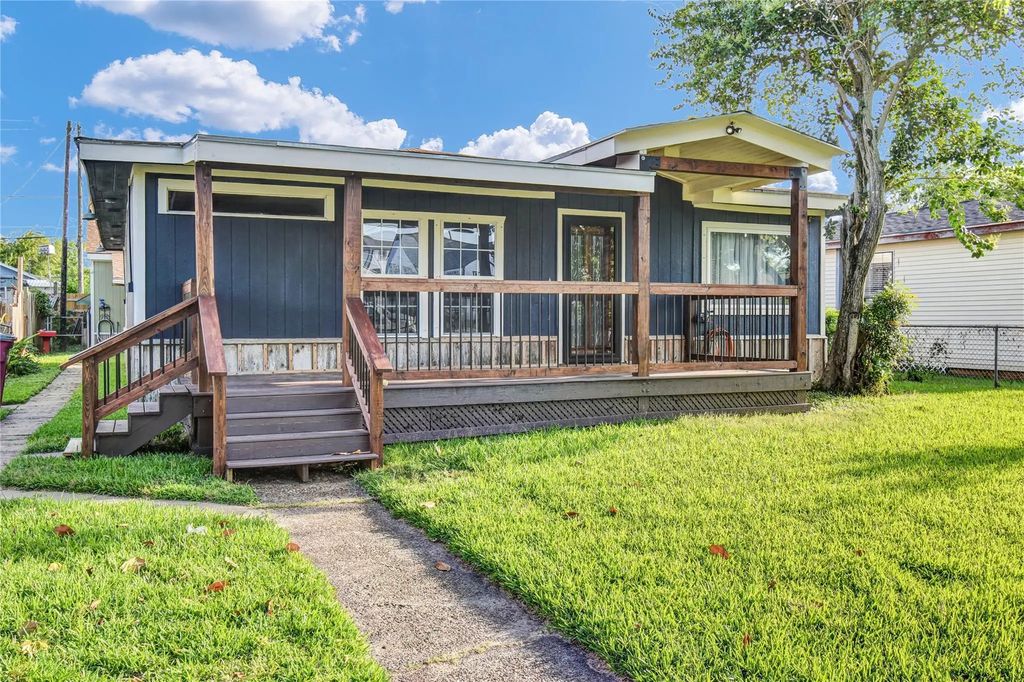 1219 W 5th Street, Freeport