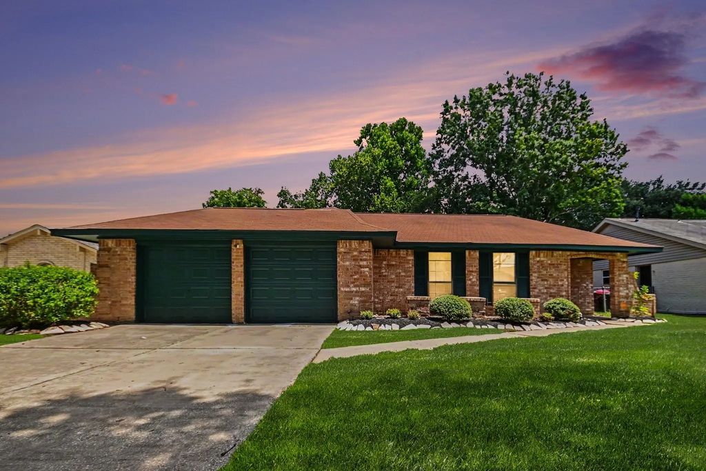10323 Kirkwren Drive, Houston