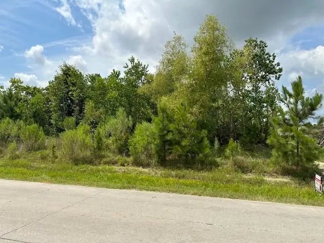 566 County Road 5021, Cleveland