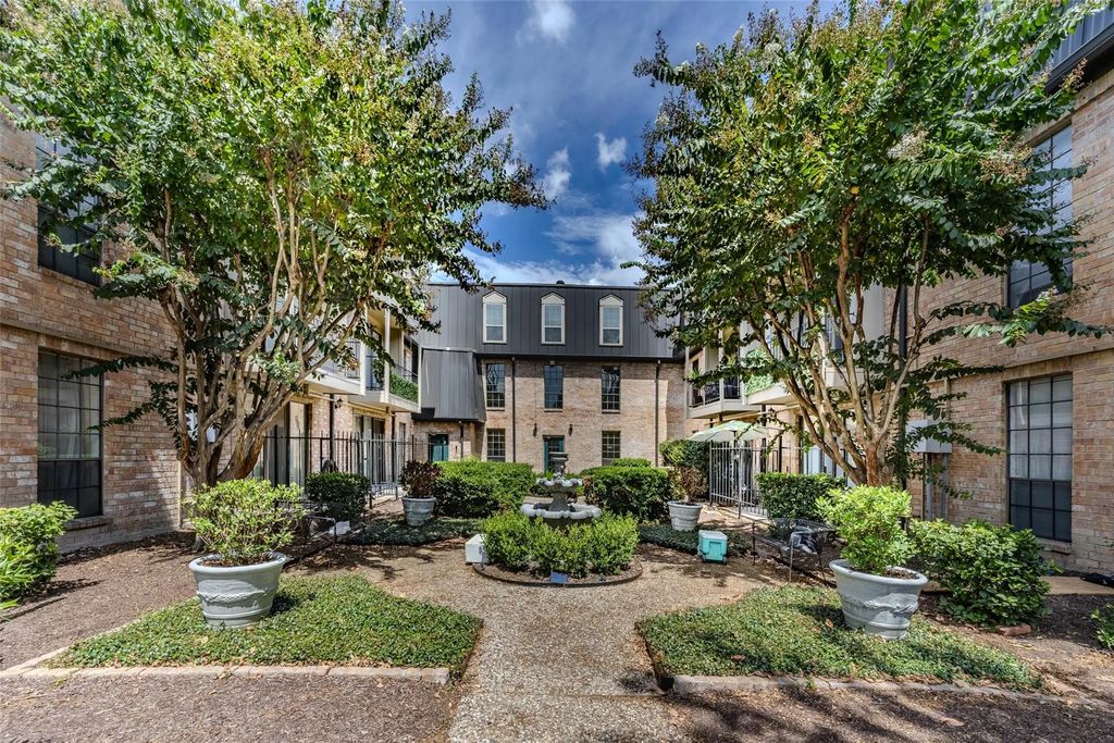 2475 Underwood Street 280, Hockley