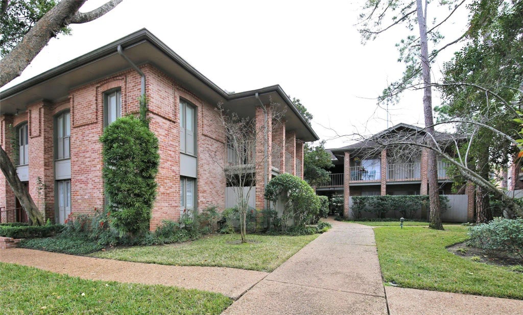 6433 Bayou Glen 6433, Houston