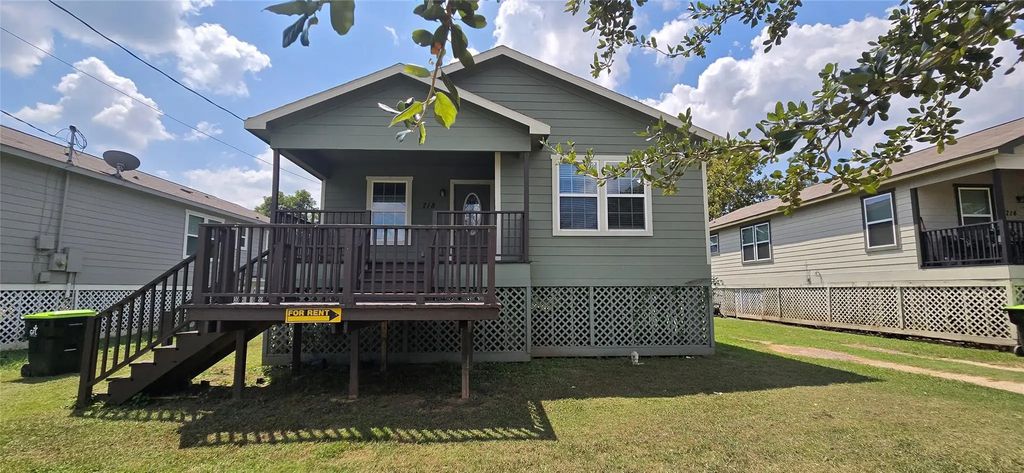 718 E Columbus Drive, Wharton