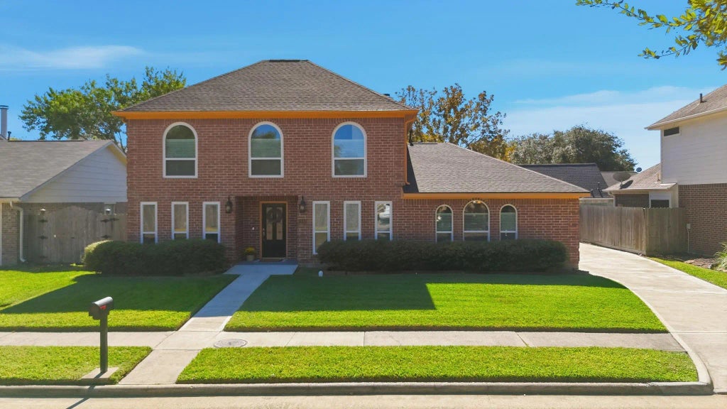 1918 Prairie Creek Drive, Pearland