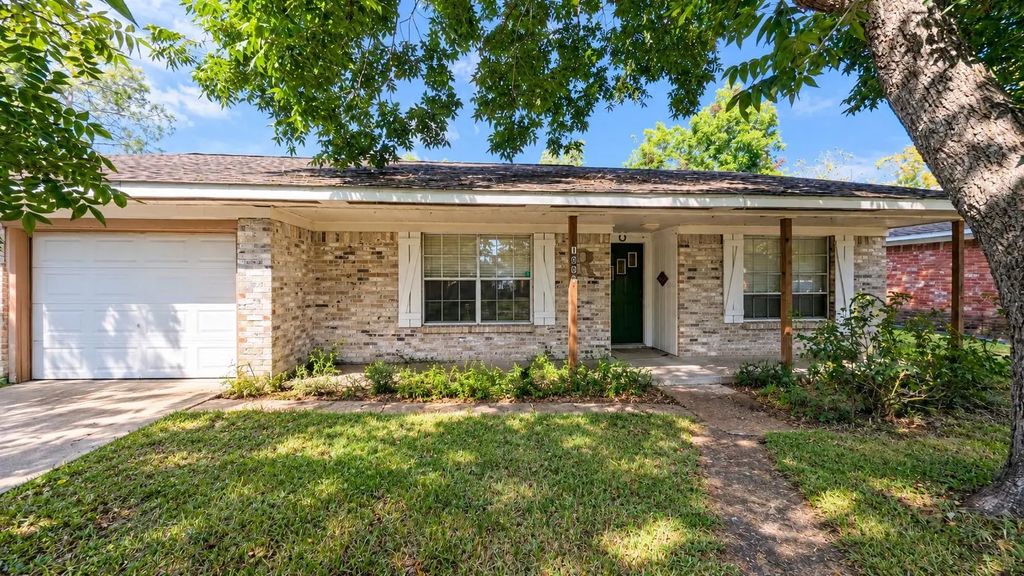 1008 Shadow Circle, League City