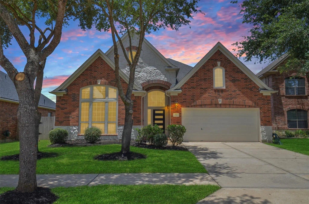 3910 Jade Cove Lane, Sugar Land
