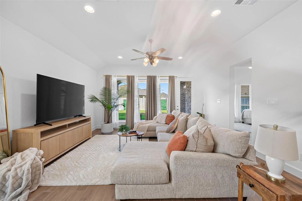 427 Mulberry Creek Street, Conroe