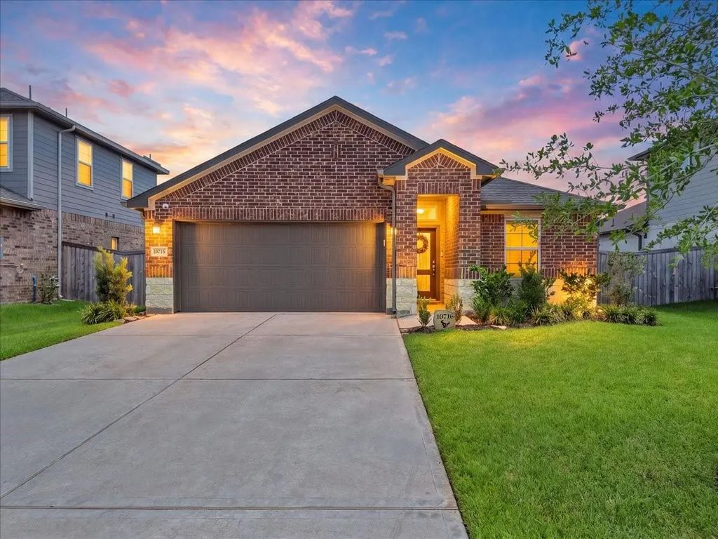 10716 Discovery Lane, Texas City