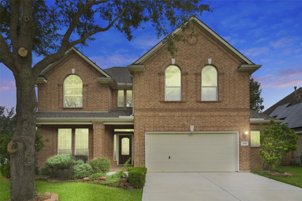 2110 Catamaran Cove Drive, Pearland