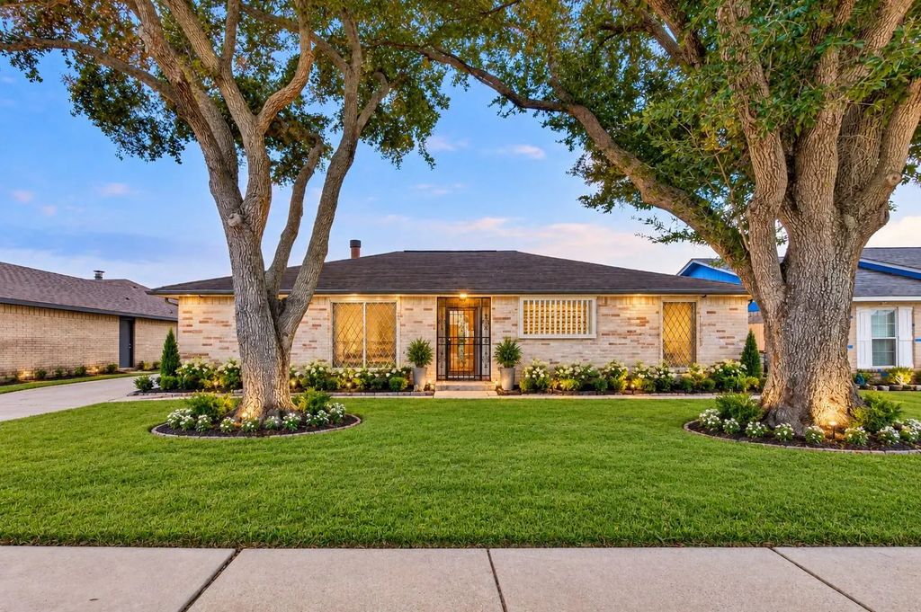 6914 Rockergate Drive, Missouri City