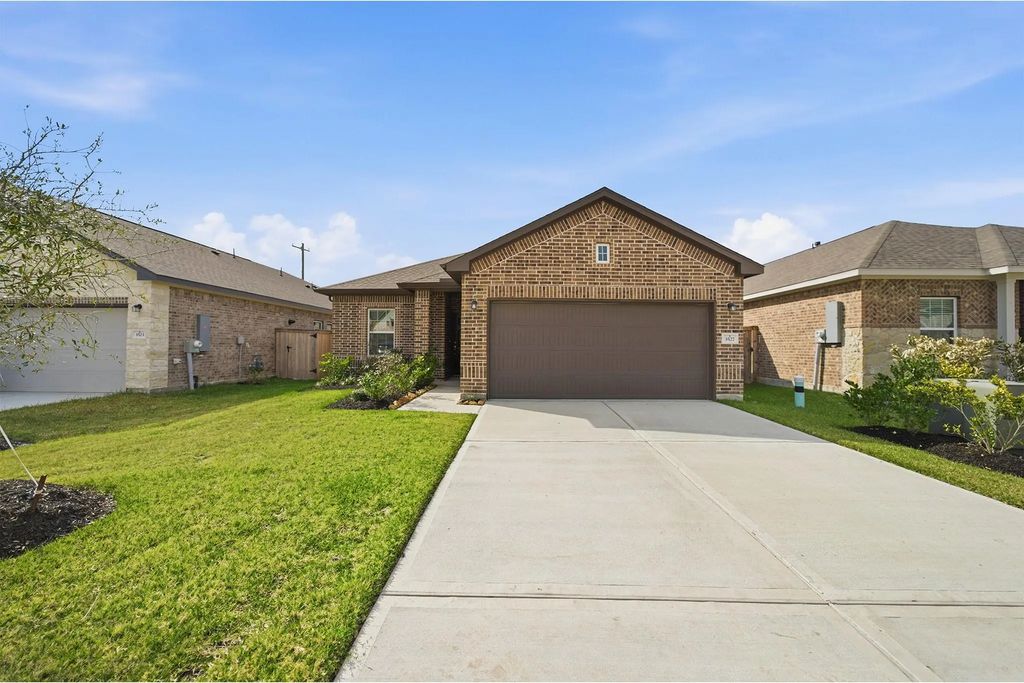 3527 Prairie Rose Trail, Angleton