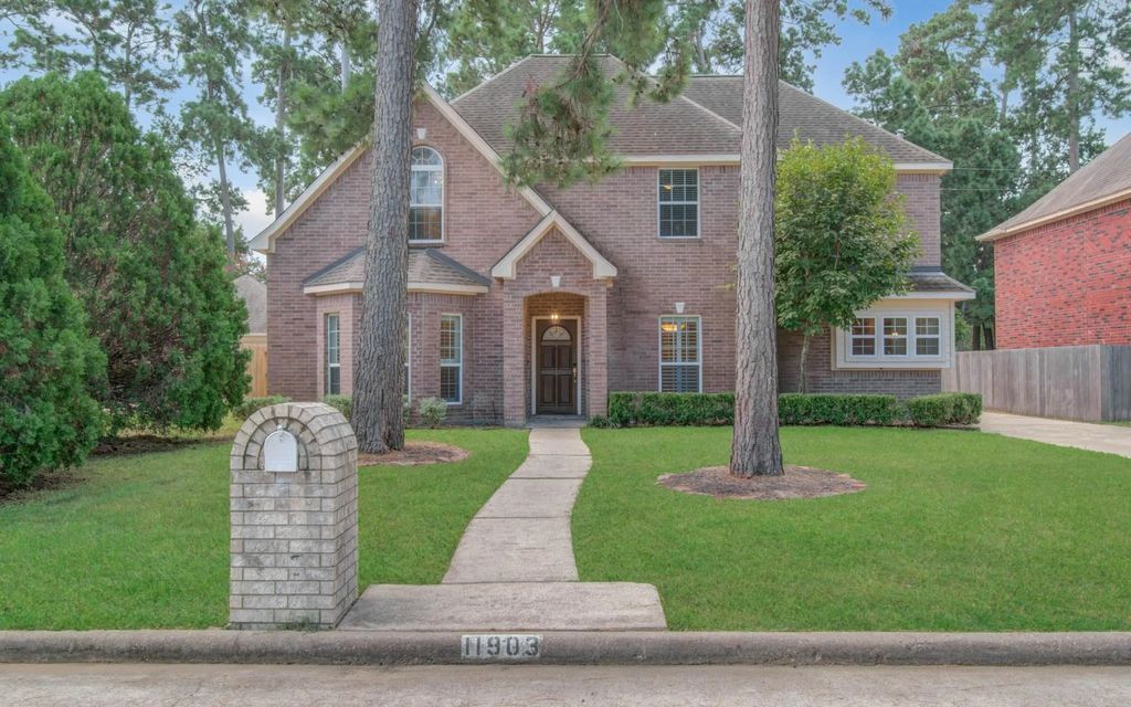 11903 Gatesden Drive, Tomball
