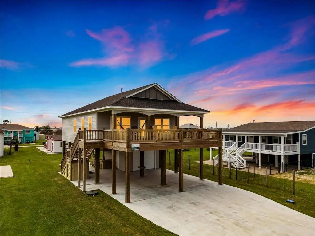 961 Palmetto Drive, Crystal Beach