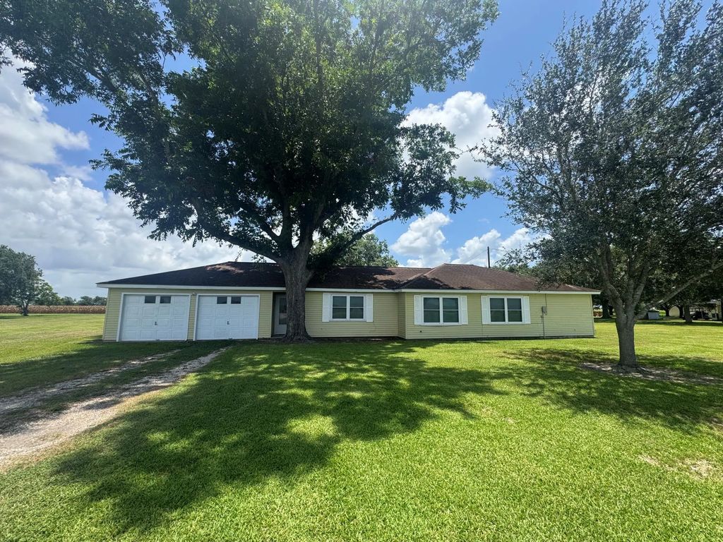 1331 County Road 313, Louise