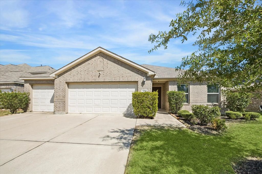 111 Valiant Ridge Trail, Magnolia