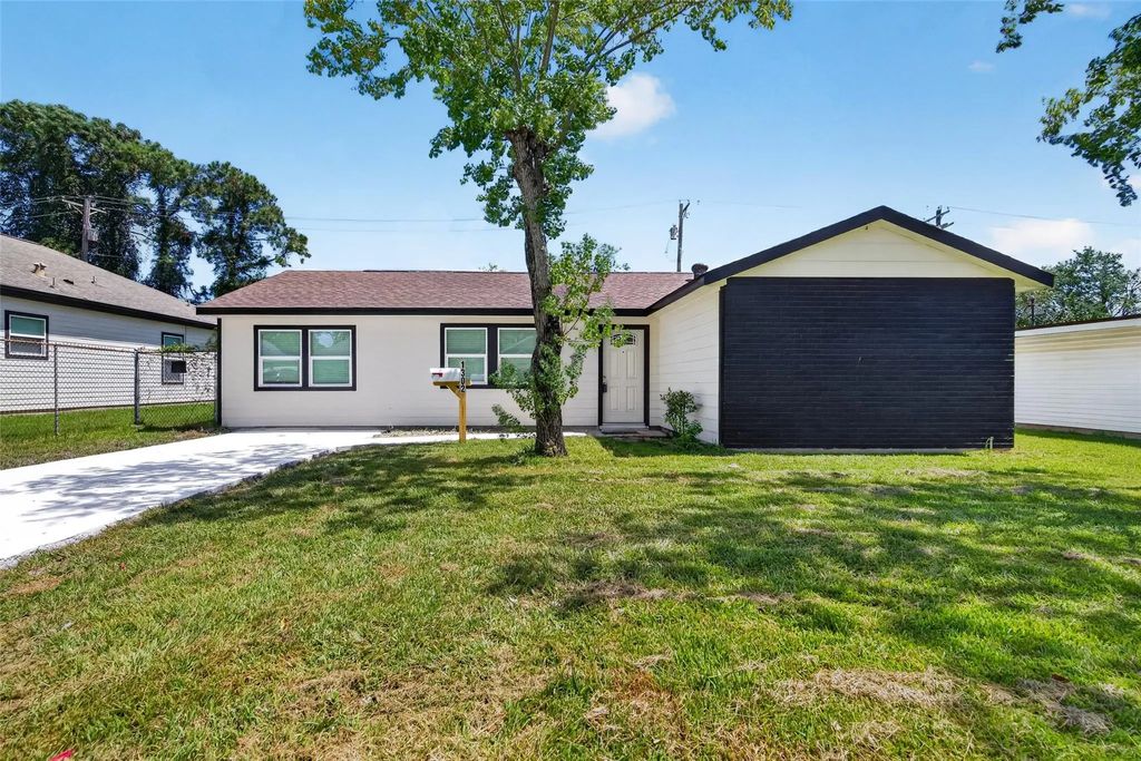 1302 Appomattox Drive, Texas City