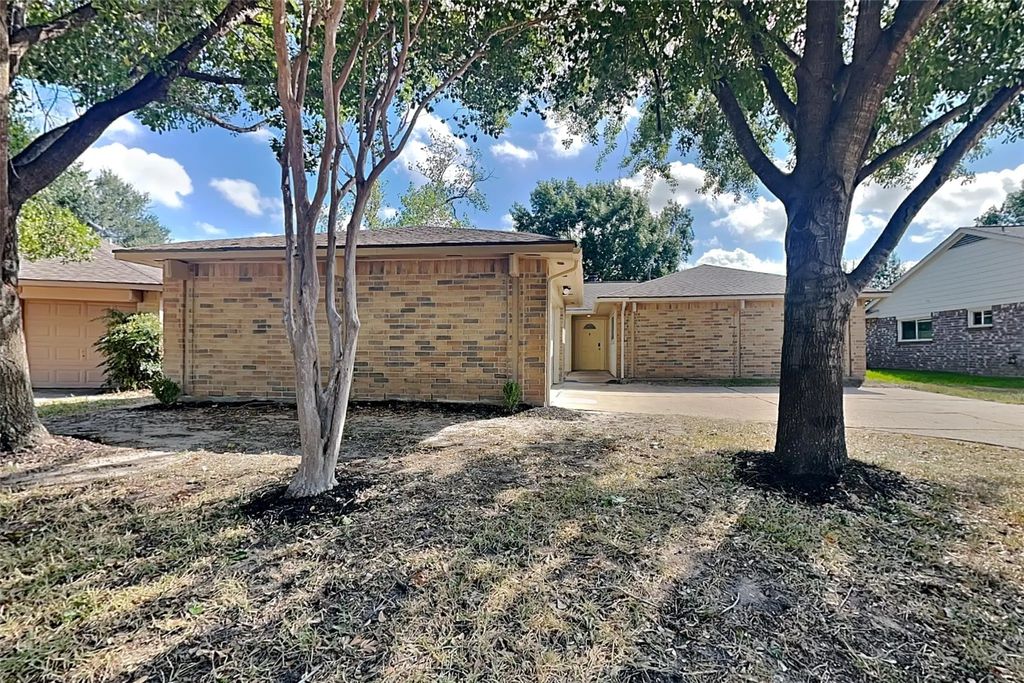 1918 E Navaho Trail, Katy