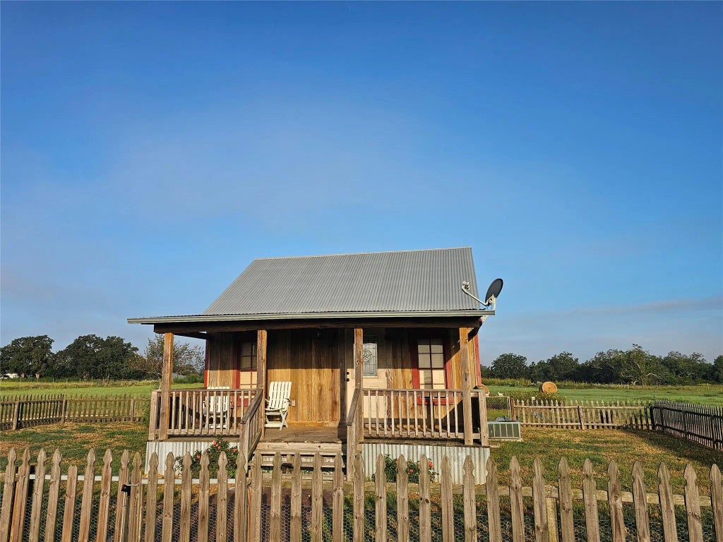 1344 Us Highway 77 S, Hallettsville