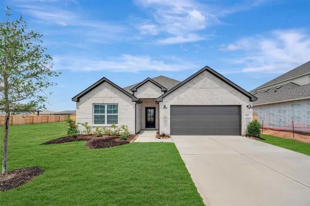 1815 Sleeping Hills Drive, Rosenberg
