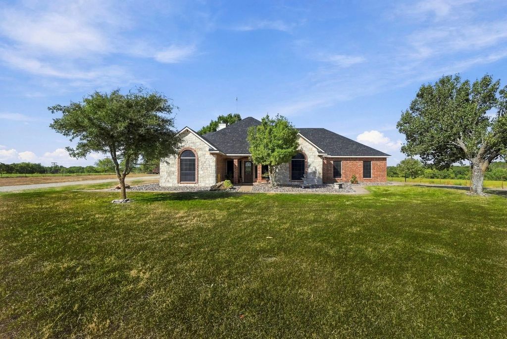 4218 Fm 66, Waxahachie