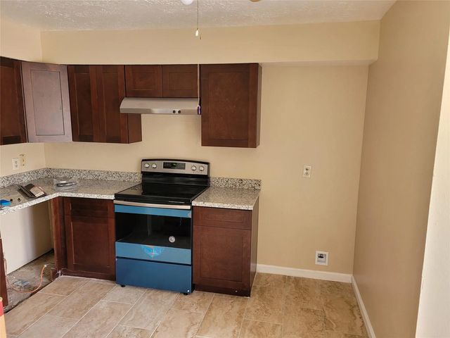 12123 Sharpview Drive, Houston