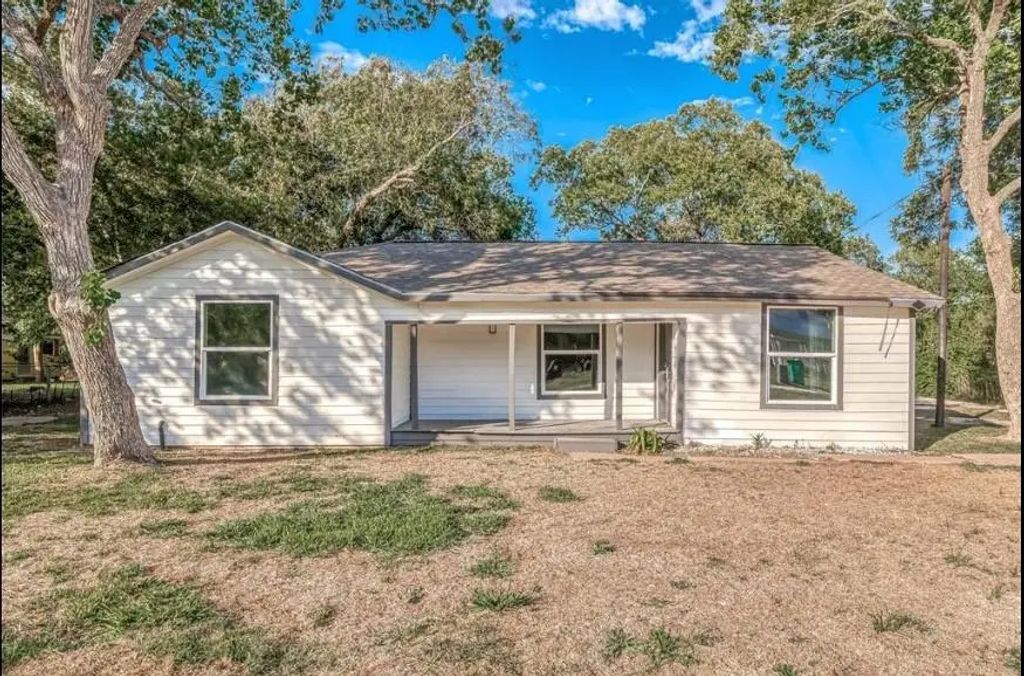 2812 Fisher Hill, Baytown