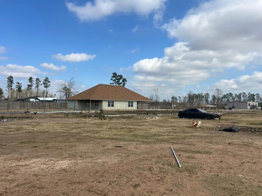 73 Road 5250, Cleveland