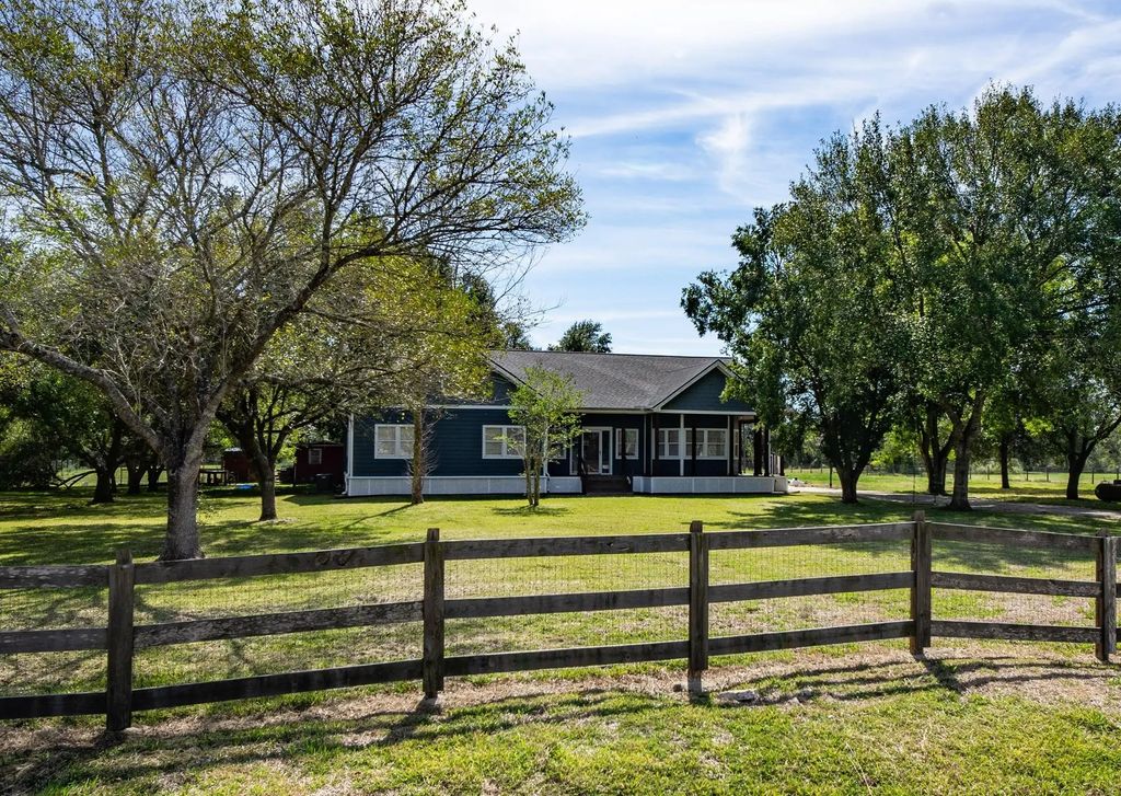 1302 Southfork Lane, Rosharon