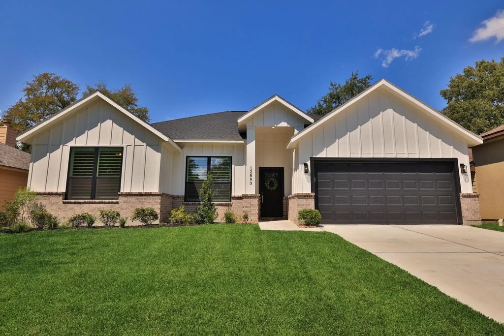 12893 Orion Court, Willis