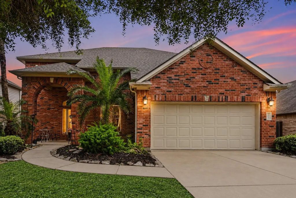 4112 S Meridian Greens Drive, Dickinson
